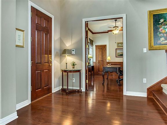 4th image of 1811 E Branch Hollow Dr