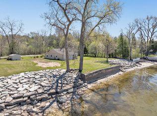 381 Breezy Acres, Luxemburg, WI 54217