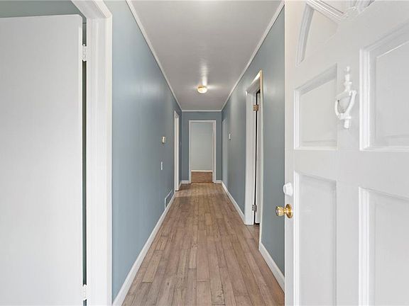 3rd image of 4002 Phylis Pl