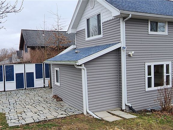 3rd image of 5467 Main St