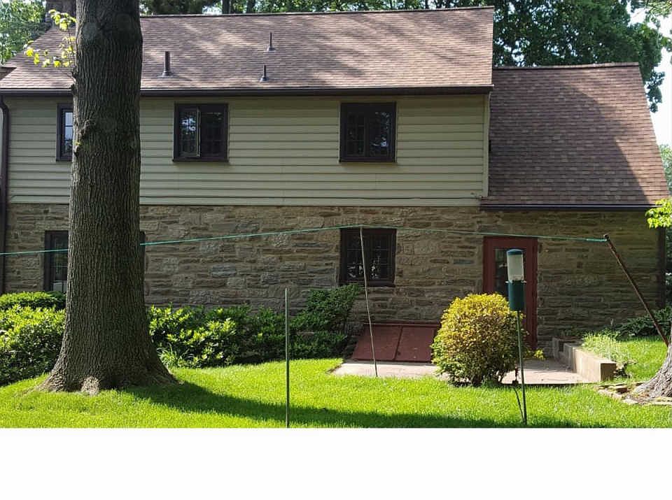 2nd image of 134 Forest Ave