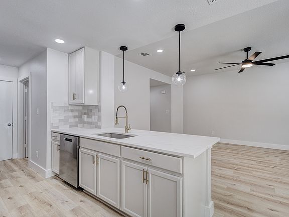 3rd image of 3304 Teasbend Ct