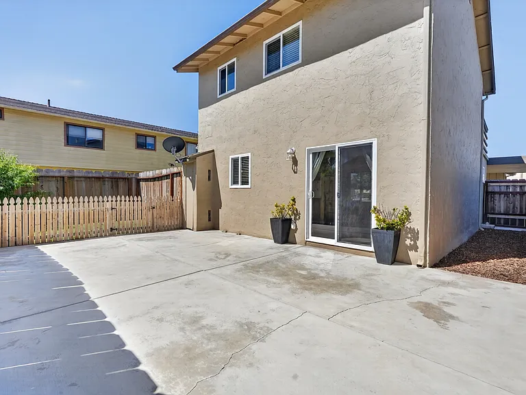 407 Riker St — Photo 24