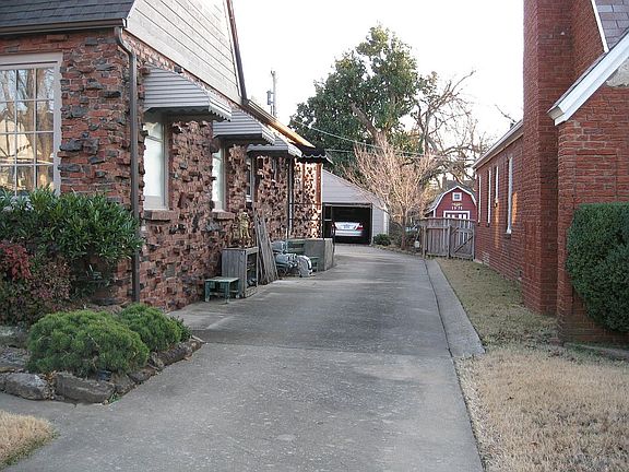 Driveway to detached garage