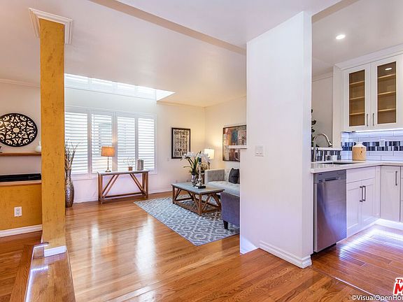 3rd image of 514 S Barrington Ave APT 103
