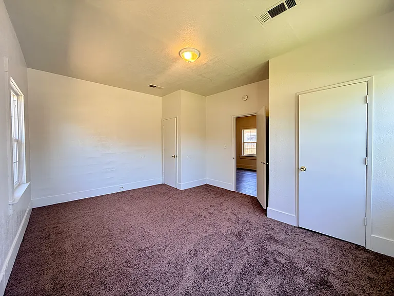 1010 N Roosevelt Ave — Photo 9