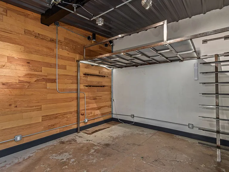 729-735 E Coronado Rd — Photo 3