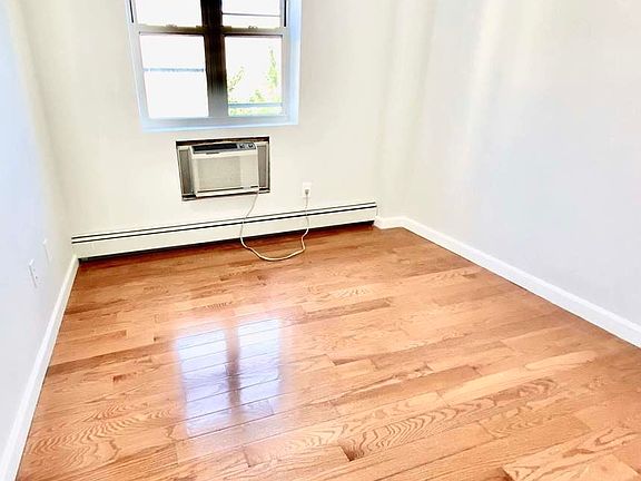 5th image of 32-26 42nd St #3Q