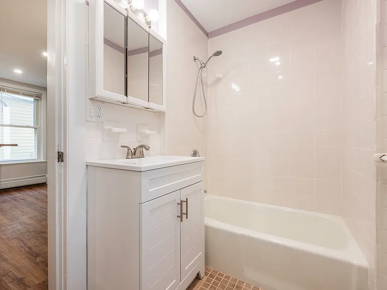 106 Byron St #A — Photo 8