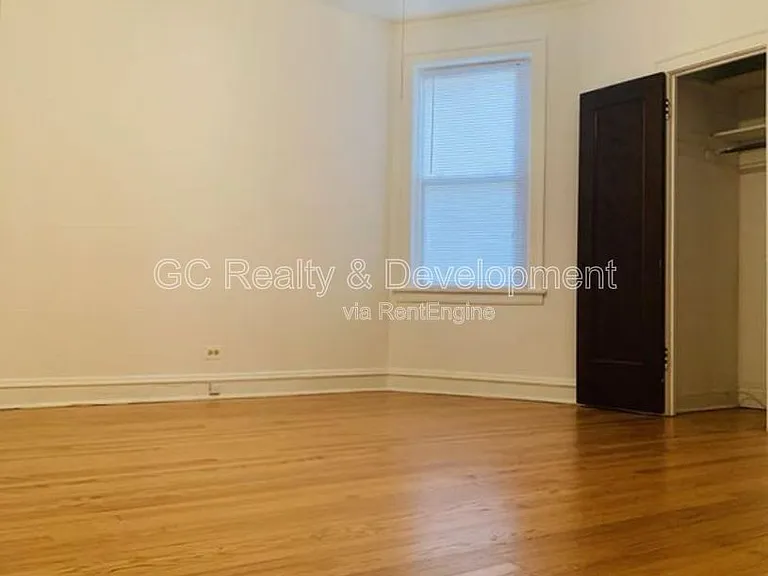 6316 N Rockwell St #2 — Photo 16