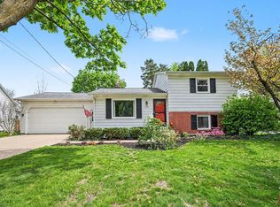 1716 Woodlawn Ave SE, Grand Rapids, MI 49506