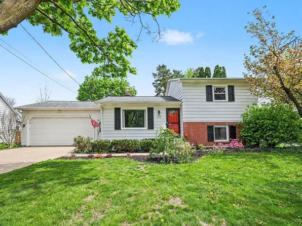 1716 Woodlawn Ave SE, Grand Rapids, MI 49506