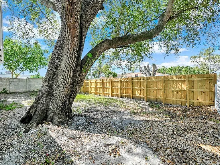 7990 NW 8th Ave — Photo 33