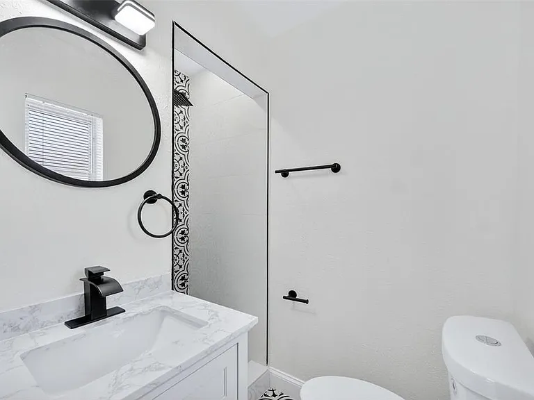 3034 Touraine Ave — Photo 35