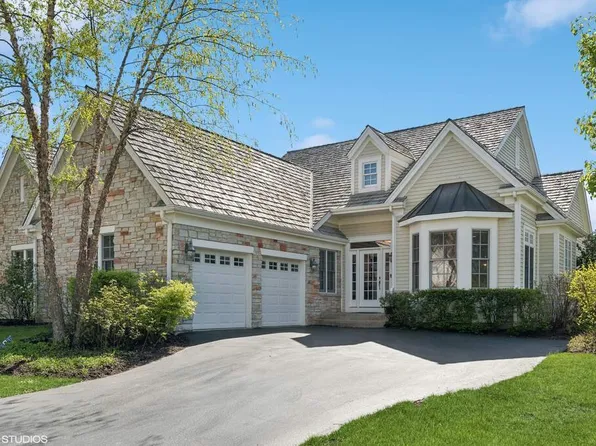 50 S Canterbury Ct, Lake Forest, IL 60045