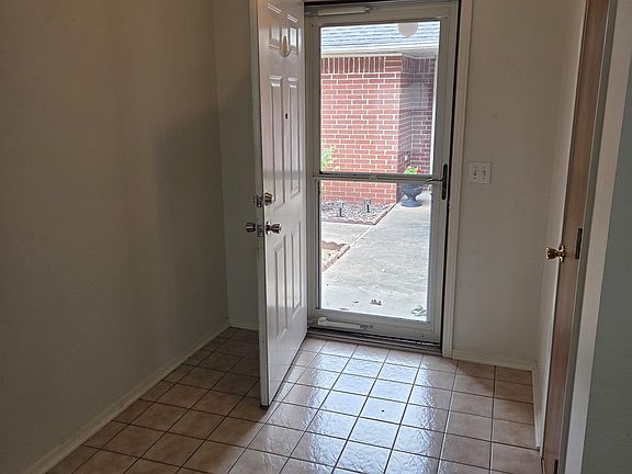 5th image of 4209 Nightingale Ln #B