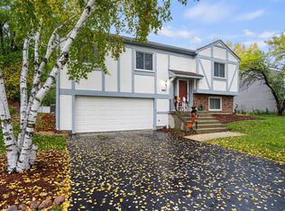 967 Stuart Dr, Bartlett, IL 60103