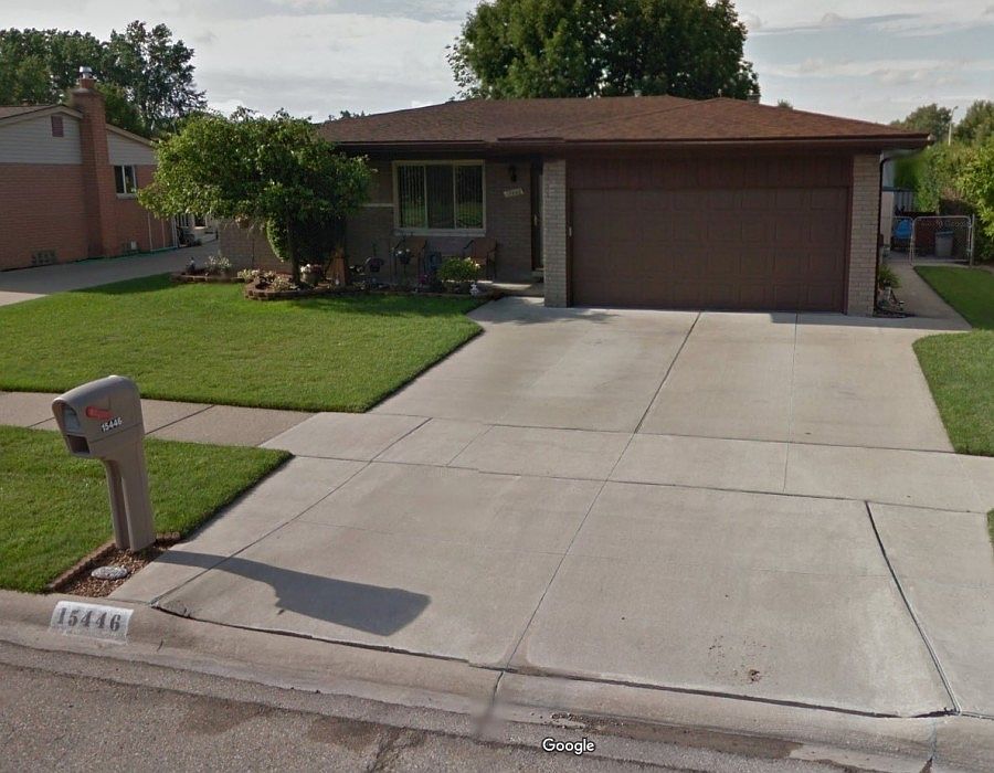 1st image of 15446 Cambridge Dr