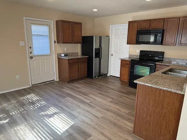 3 bed, 1527 sqft, $2,150 — Photo 2