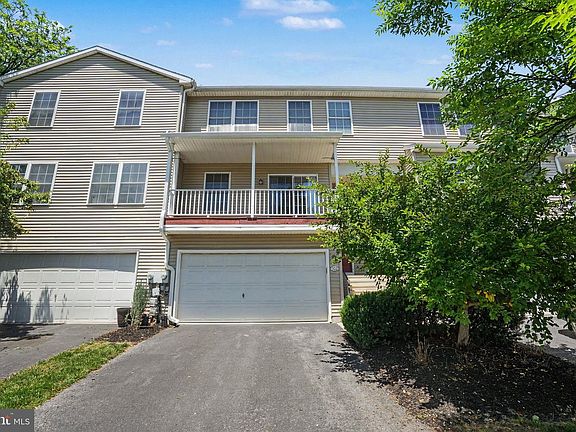 2nd image of 102 Woodside Ct