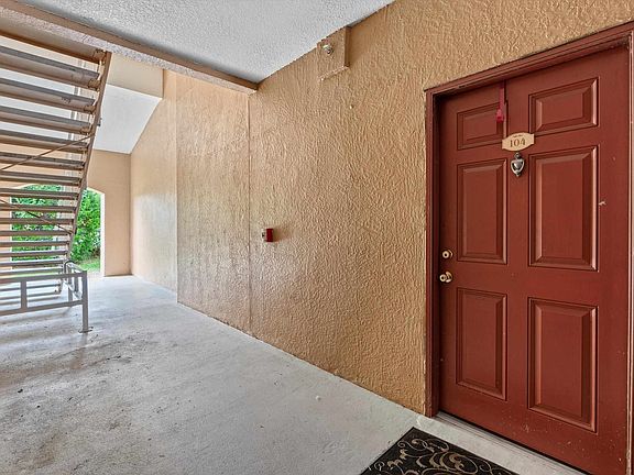 4th image of 540 Florida Club Blvd #104-11C