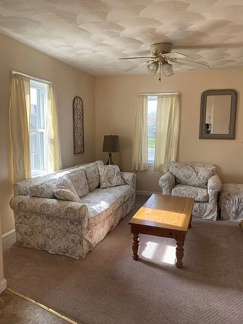 Quiet 1BR Apartment in New Bedford — Photo 2