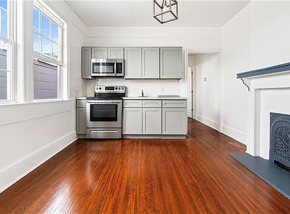 3rd image of 1653 Treasure St #2A