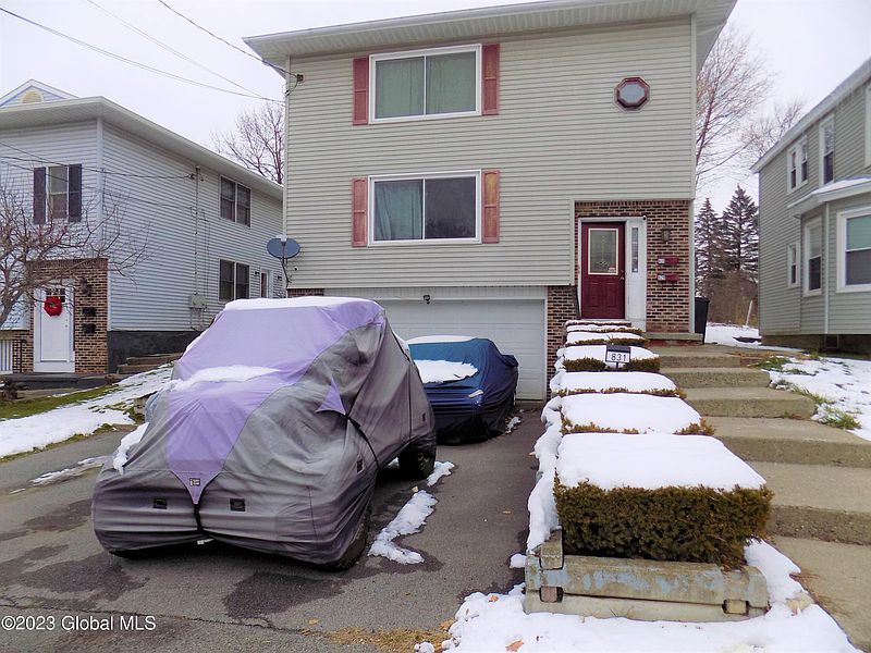 3rd image of 829-831 Salina Street