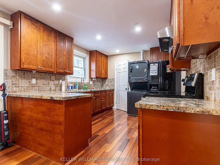 598 Mapledale Ave #UPPER — Photo 12