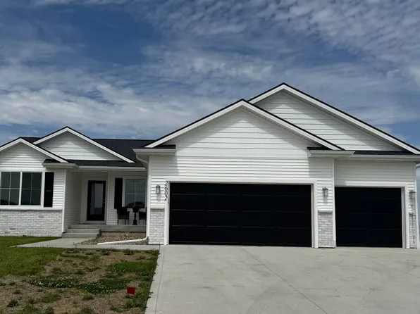 2602 Knollway Dr, Marshalltown, IA 50158