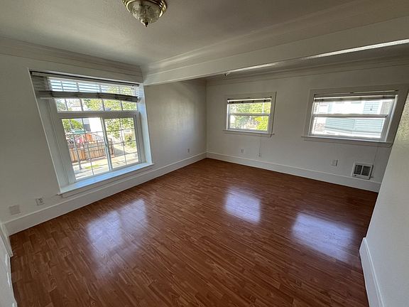 5th image of 432 Lakehouse Ave APT 3