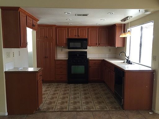 3rd image of 25731 Moonseed St