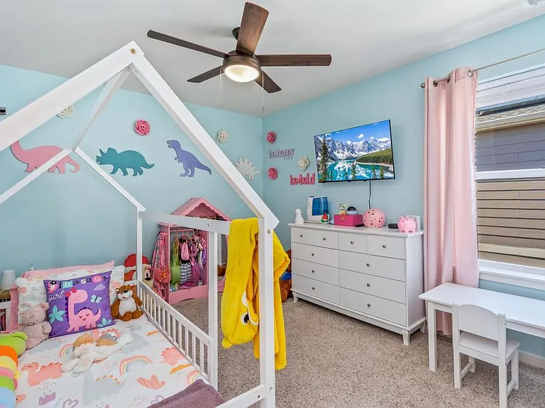 276 Swallow Rd — Photo 17