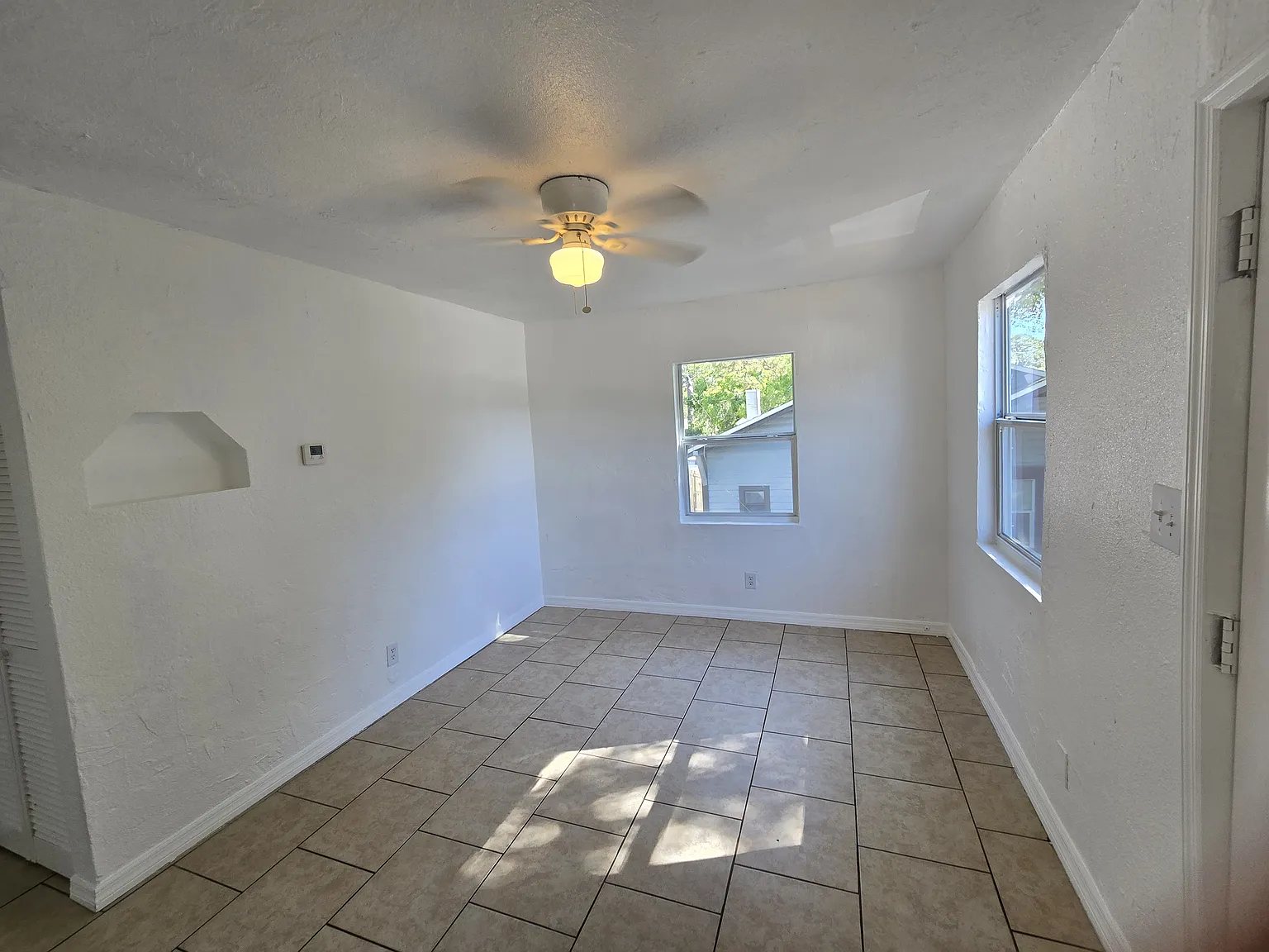 2 bed, 600 sqft, $1,295 — Photo 3