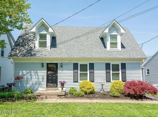 11613 Kings Ln, Middletown, KY 40243