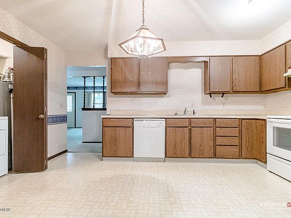 5th image of 2314 Lincoln Park Dr