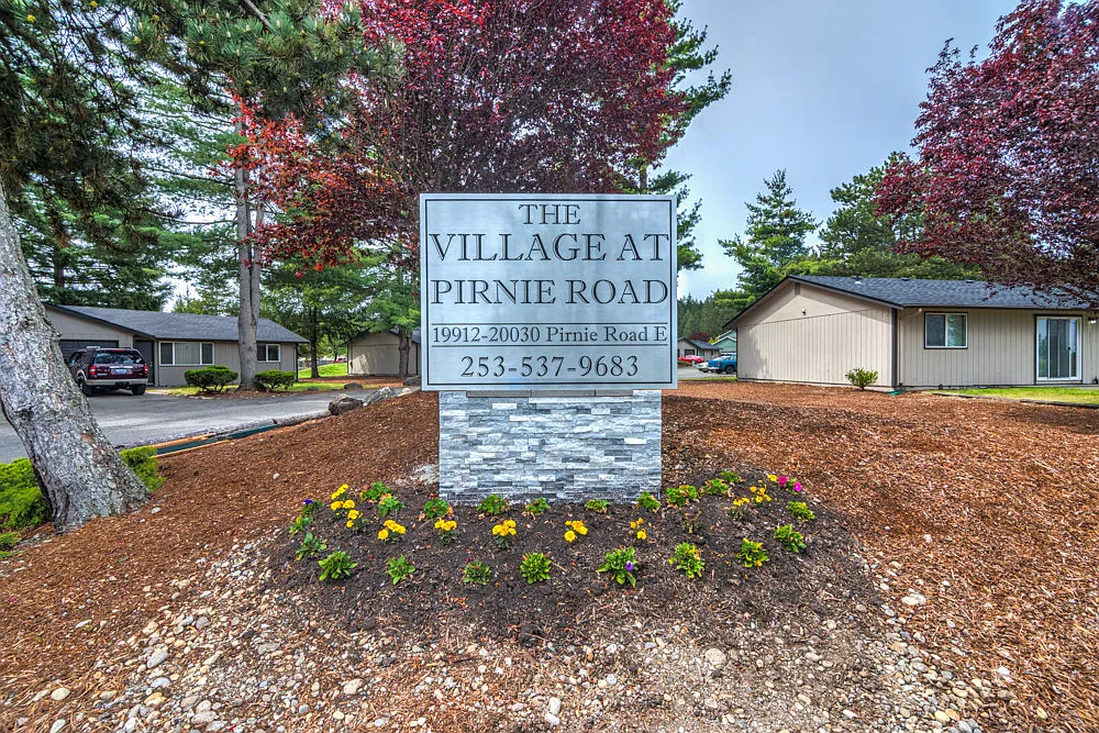 2 bed, 900 sqft, $1,920 — Photo 2