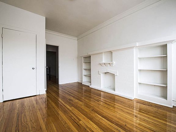 5th image of 8001 S May St APT 2