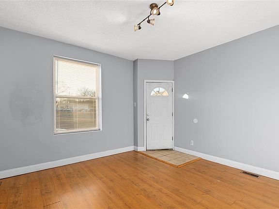 2nd image of 2806 Iowa Ave