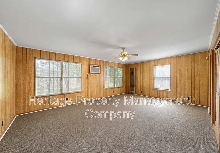 229 Alexander Hamilton Dr #1 — Photo 14