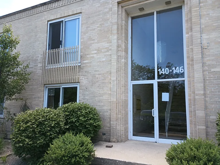 140 Green Bay Rd #2 — Photo 1