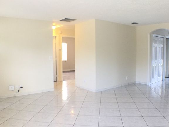 4th image of 6062 Wauconda Way E