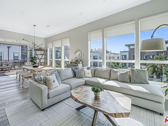 2nd image of 5827 Meadowlark Pl Unit 3
