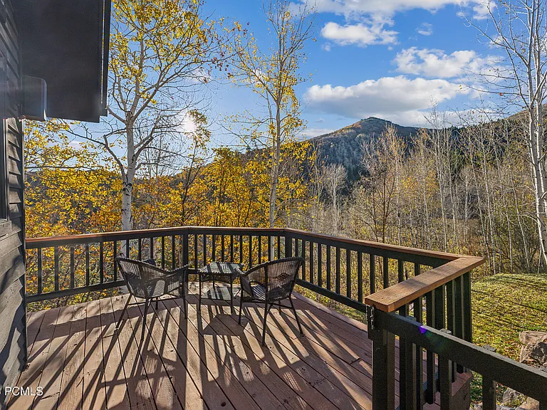 7240 Buckboard Dr — Photo 11
