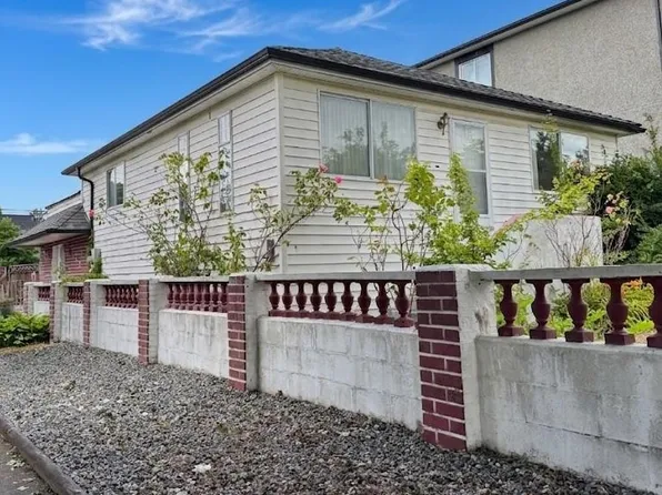 1750 Slocan St, Vancouver, BC V5M 4M7