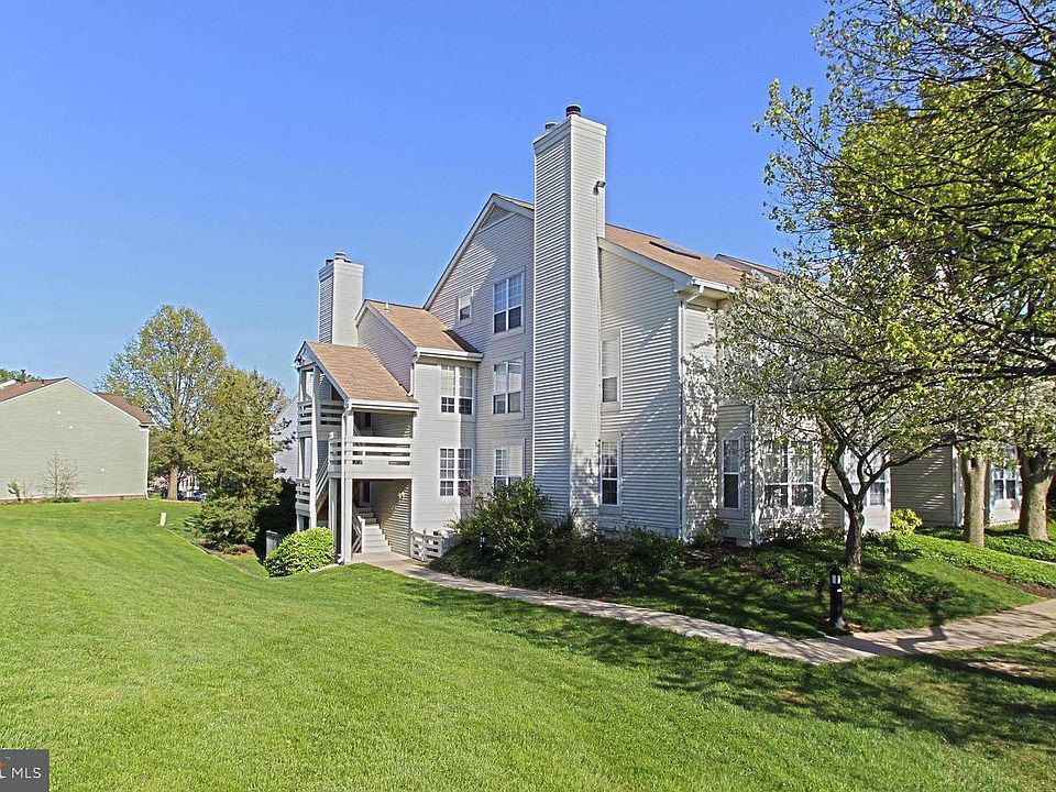 2nd image of 4501 Hazeltine Ct #E