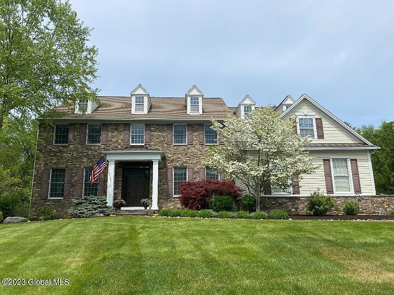 3rd image of 14 Windsor Court