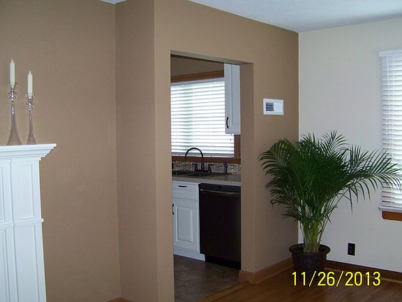 3rd image of 1425 Clarendon Ave