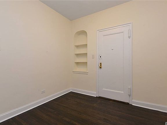 3rd image of 15501 90th Ave APT 1T