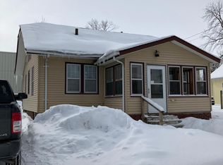 117 34th St NE, Cedar Rapids, IA 52402